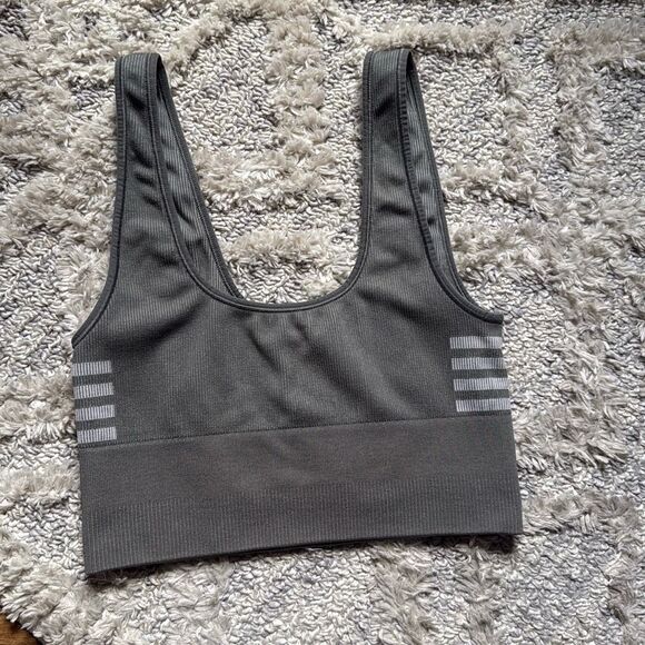 Outdoor Voices Seamless Ribbed Longline Bra - Picture 2 of 4